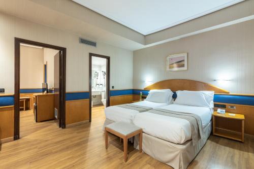 Habitación Familiar Estándar del hotel Agumar. Foto 1