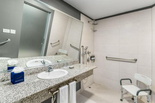 Habitación Doble Superior - 2 camas dobles del hotel Novotel Panama City. Foto 4