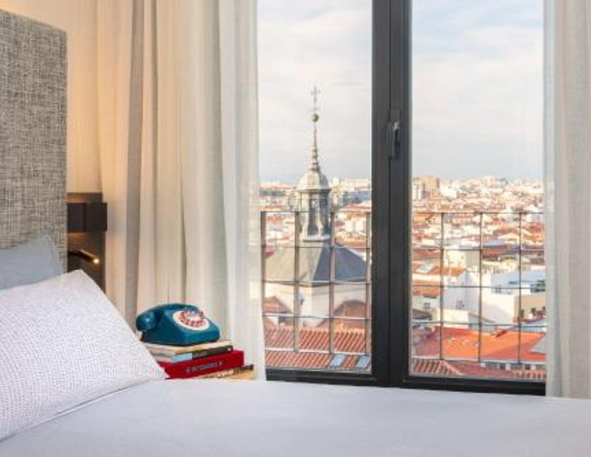 Habitación Innside con vistas a la azotea del hotel Innside By Meliá Madrid Gran Vía. Foto 2