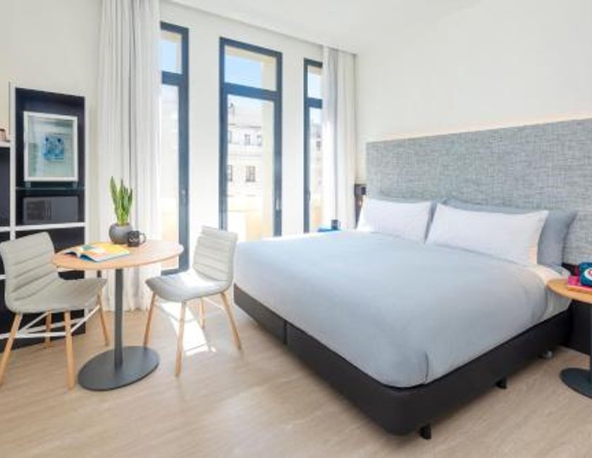 Habitación comunicada por el interior con vistas del hotel Innside By Meliá Madrid Gran Vía
