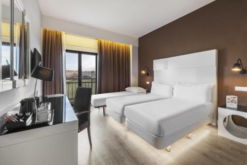 Habitación Familiar del hotel Elba Madrid Alcalá. Foto 6