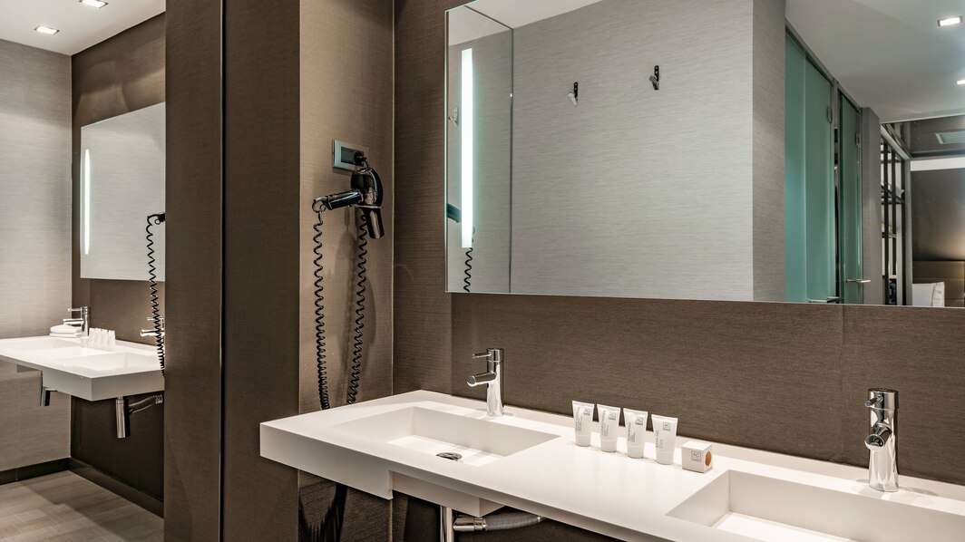 Suite del hotel Ac Los Vascos By Marriott. Foto 4