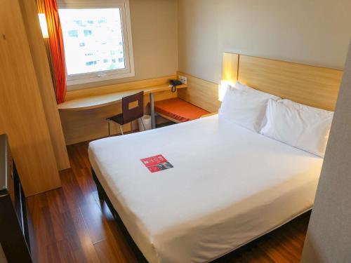 Habitación Superior Plug and Play - 1 cama grande del hotel Ibis Lima Larco Miraflores. Foto 2