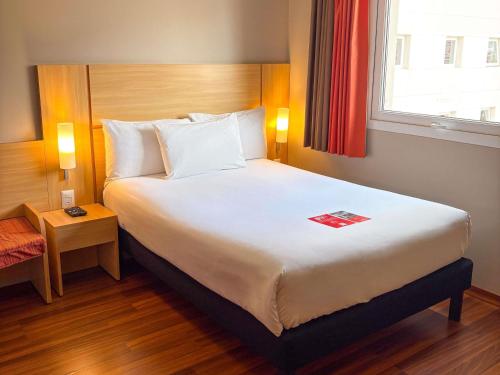 Habitación Doble Estándar - Adaptada para personas con discapacidad del hotel Ibis Lima Larco Miraflores. Foto 3