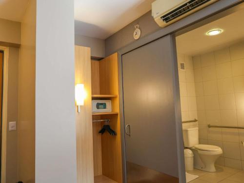 Habitación Doble Estándar - Adaptada para personas con discapacidad del hotel Ibis Lima Larco Miraflores. Foto 5