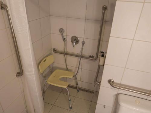 Habitación Doble Estándar - Adaptada para personas con discapacidad del hotel Ibis Lima Larco Miraflores. Foto 7