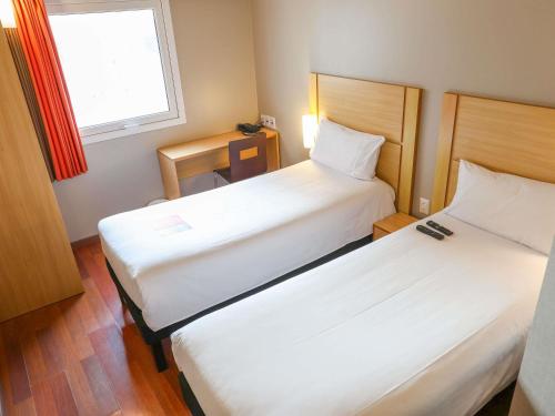 Habitación Doble Estándar - 2 camas del hotel Ibis Lima Larco Miraflores. Foto 4