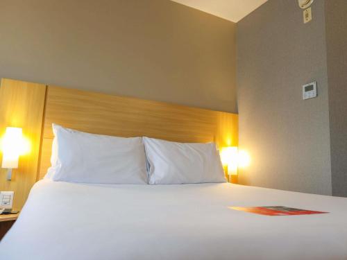 Habitación Superior Plug and Play - 1 cama grande del hotel Ibis Lima Larco Miraflores. Foto 10