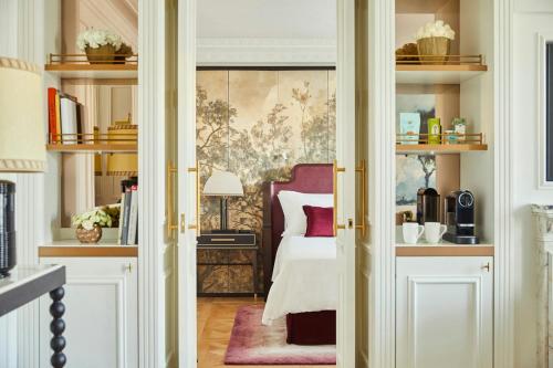 Suite de 1 dormitorio Palace con cama extragrande del hotel The Palace, a Luxury Collection Hotel, Madrid