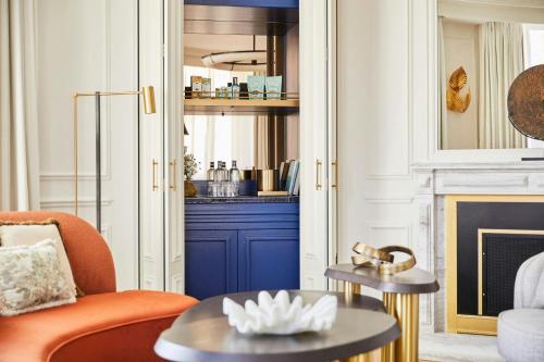 Suite de 1 dormitorio Neptuno con cama extragrande del hotel The Palace, a Luxury Collection Hotel, Madrid. Foto 6