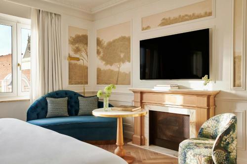 Habitación Premium Neptuno con cama extragrande y vistas a la fuente del hotel The Palace, a Luxury Collection Hotel, Madrid. Foto 1