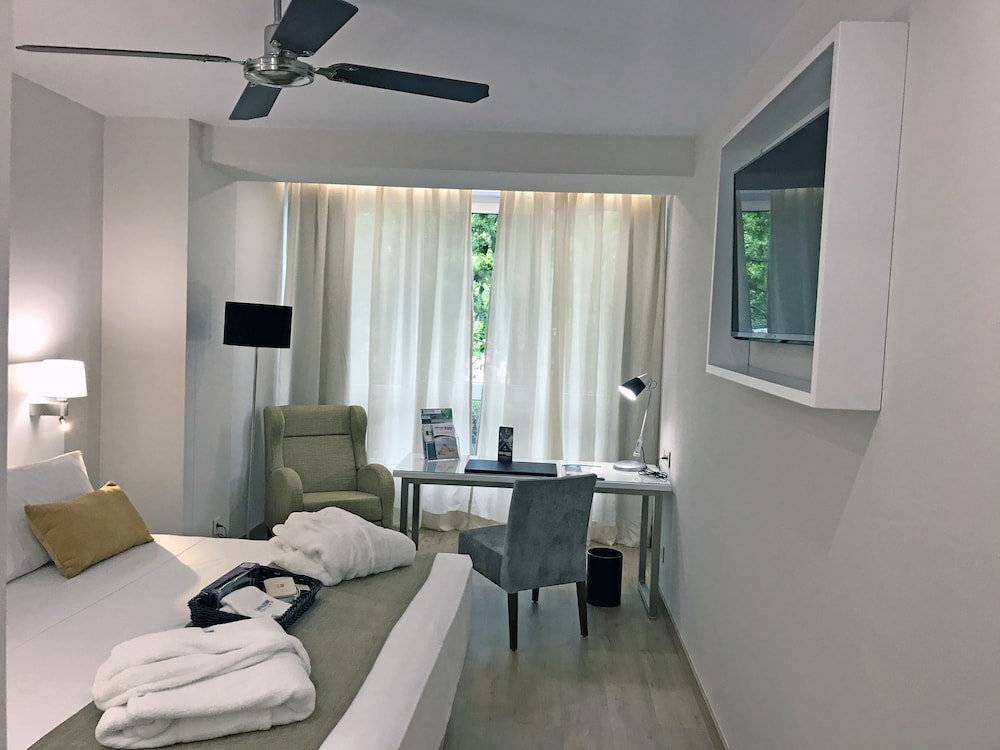 Habitación ejecutiva doble del hotel Senator Barajas. Foto 4