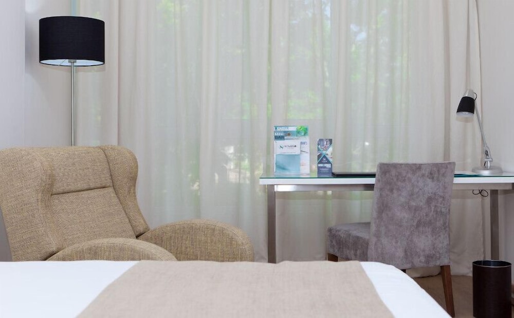 Habitación ejecutiva doble del hotel Senator Barajas. Foto 6