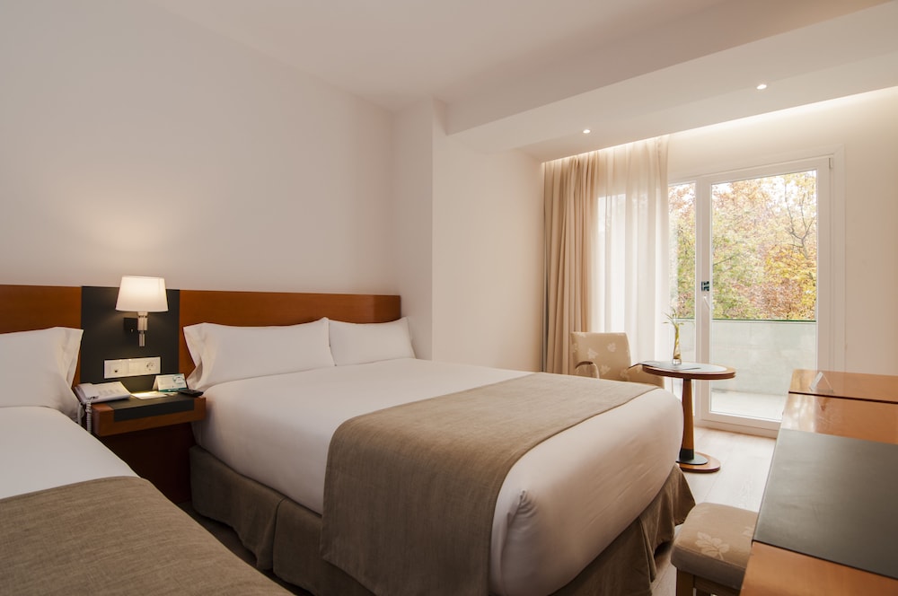 Habitación familiar del hotel Senator Barajas