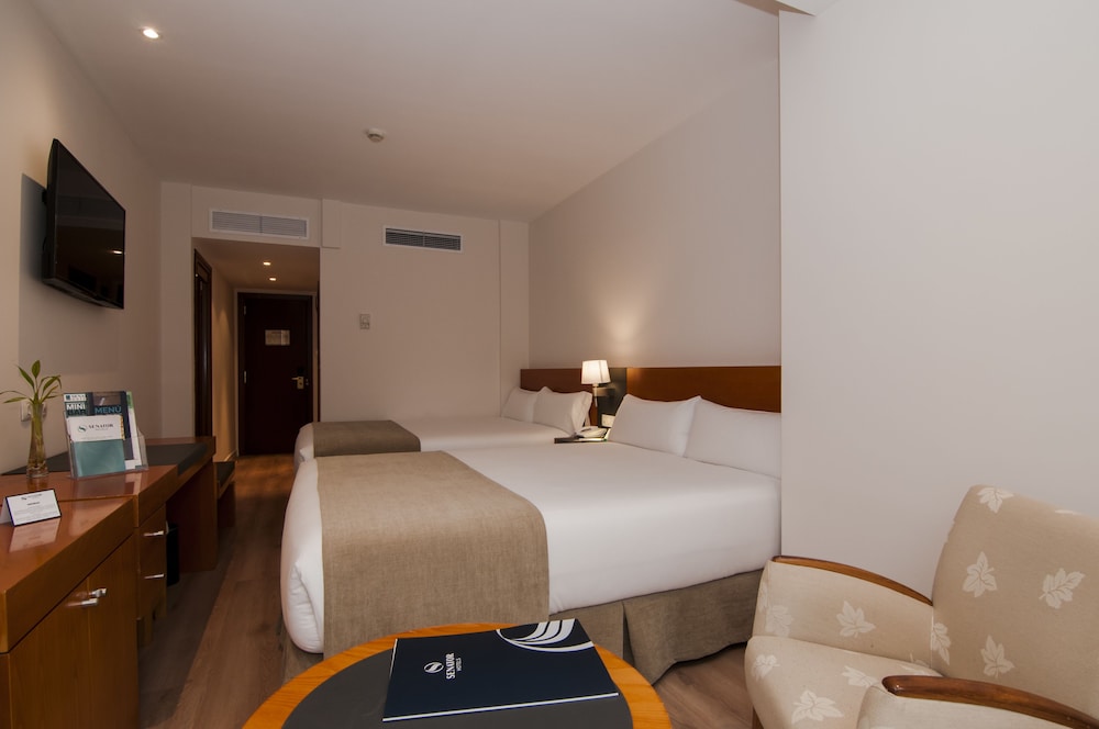 Habitación familiar del hotel Senator Barajas. Foto 3