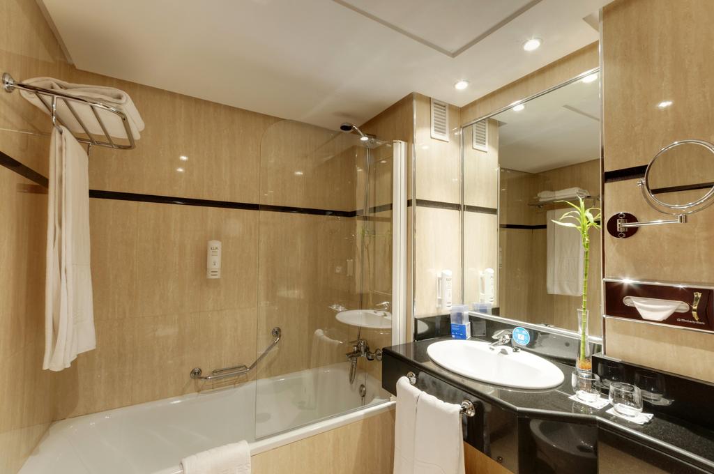 Habitación doble del hotel Senator Barajas. Foto 1