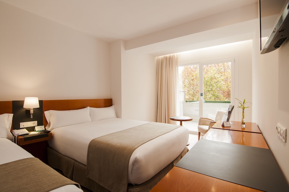 Habitación familiar del hotel Senator Barajas. Foto 5