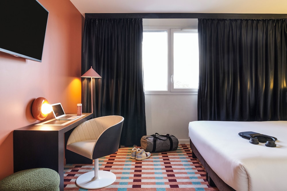 Habitación estándar con 1 cama king size del hotel ibis Styles Nantes Saint Herblain. Foto 1