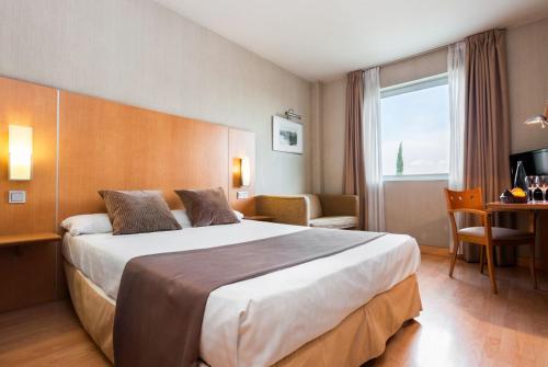Habitación Doble con aparcamiento y conexión WiFi incluidos - 1 o 2 camas del hotel Posadas De España Pinto. Foto 3