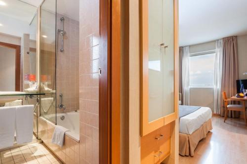 Habitación Doble con cama supletoria del hotel Posadas De España Pinto. Foto 3