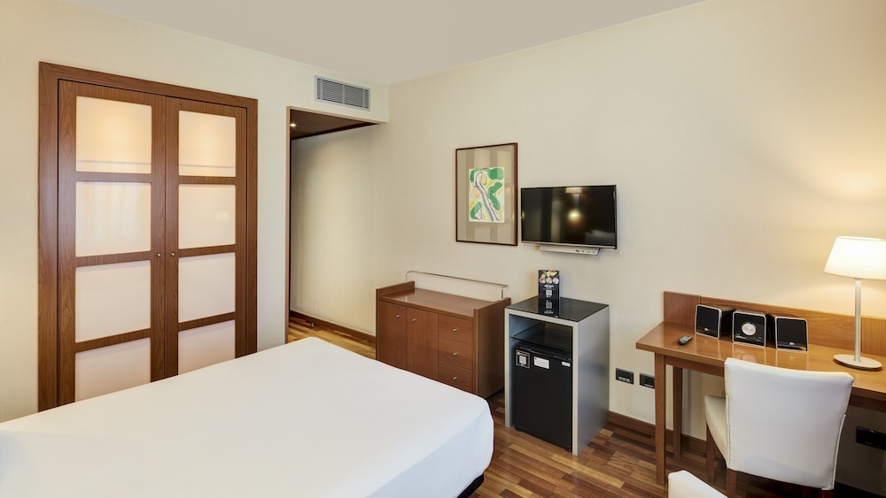 Habitación clásica doble del hotel Sercotel AB Rivas. Foto 7