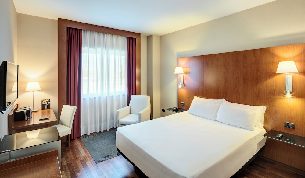 Habitación clásica doble (con cama supletoria) del hotel Sercotel AB Rivas