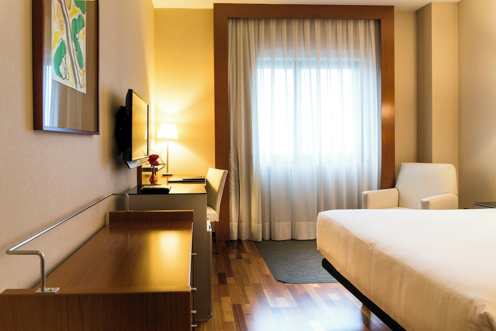 Habitación clásica con 2 camas individuales del hotel Sercotel AB Rivas. Foto 3
