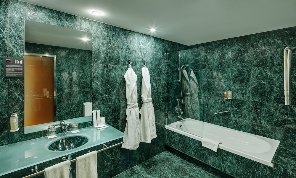 Habitación clásica con 2 camas individuales del hotel Sercotel AB Rivas. Foto 14