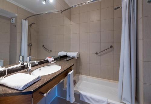 Habitación Doble Estándar - 1 o 2 camas del hotel Cabaña Del Lago Puerto Varas. Foto 1