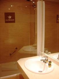 Habitación doble del hotel Globales de los Reyes. Foto 2