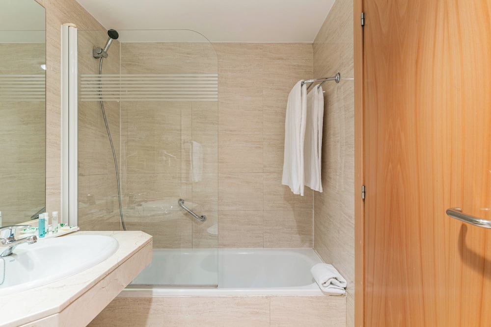 Habitación clásica con 2 camas individuales del hotel Sercotel de los Reyes. Foto 4