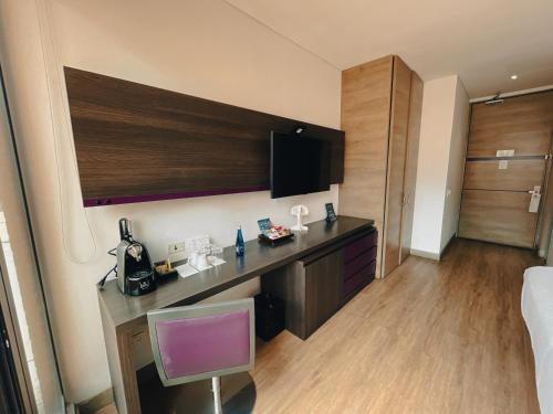 Habitación Doble Superior del hotel Mercure Bogota BH Zona Financiera. Foto 2