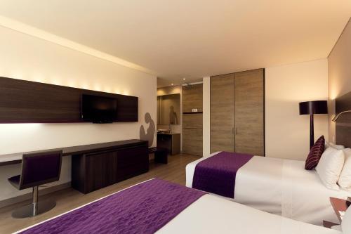 Habitación Doble Estándar - 2 camas del hotel Mercure Bogota BH Zona Financiera. Foto 1