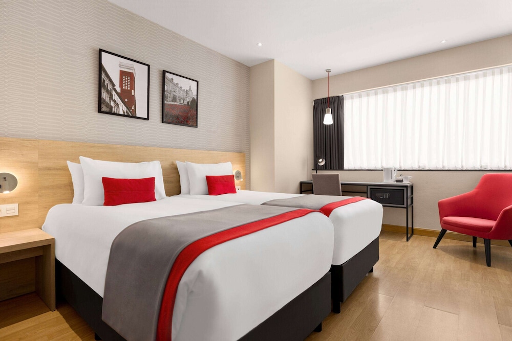 Habitación, 2 camas individuales, no fumadores del hotel Ramada By Wyndham Madrid Tres Cantos