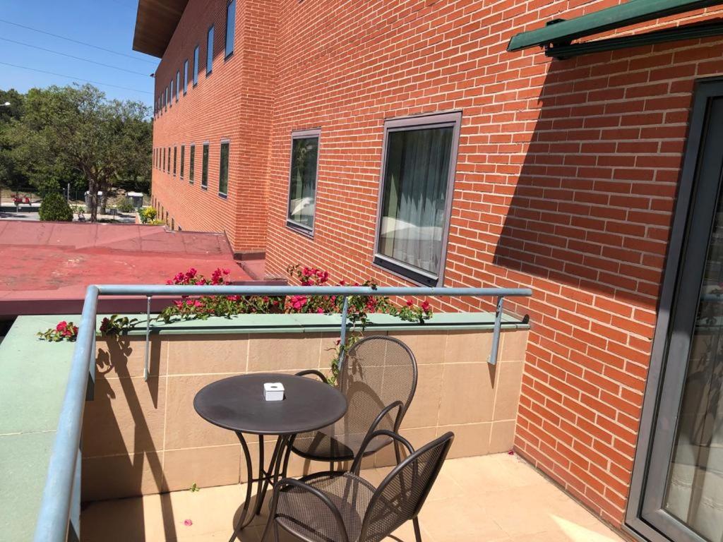 Habitación doble Balcón o Terraza Superior Parking incluido del hotel Posadas De España Málaga. Foto 3