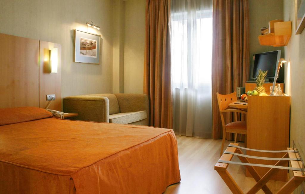 Habitación doble Business Parking incluido del hotel Posadas De España Málaga