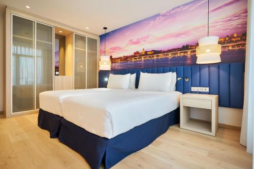 Habitación Doble Superior con terraza del hotel Eurostars Astoria. Foto 4
