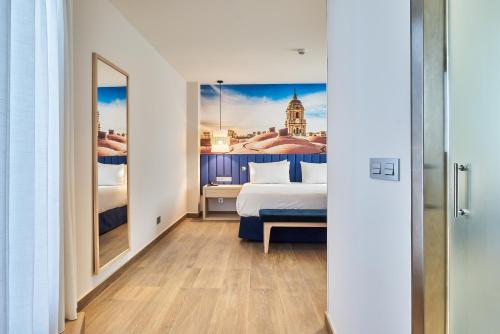 Habitación Doble Superior con terraza del hotel Eurostars Astoria. Foto 11