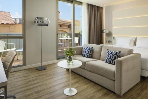 Habitación Doble Superior con terraza del hotel NH Malaga