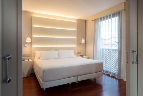 Suite Junior del hotel NH Malaga. Foto 4