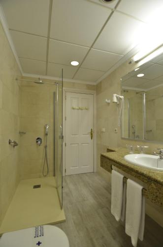 Habitación Doble del hotel Don Curro. Foto 6