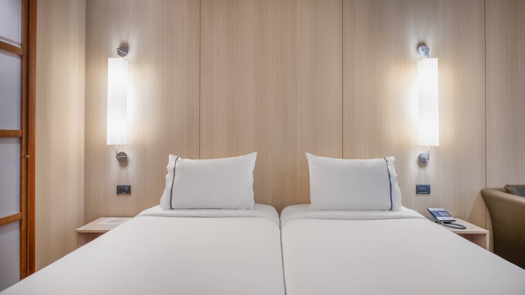 Habitación Standard interior del hotel AC Hotel Malaga Palacio by Marriott. Foto 1