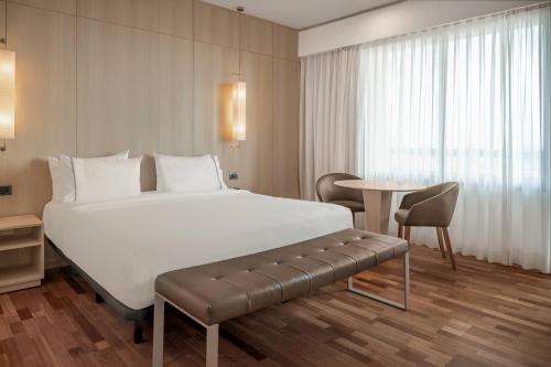 Habitación Estándar - 1 cama extragrande del hotel AC Hotel Malaga Palacio by Marriott