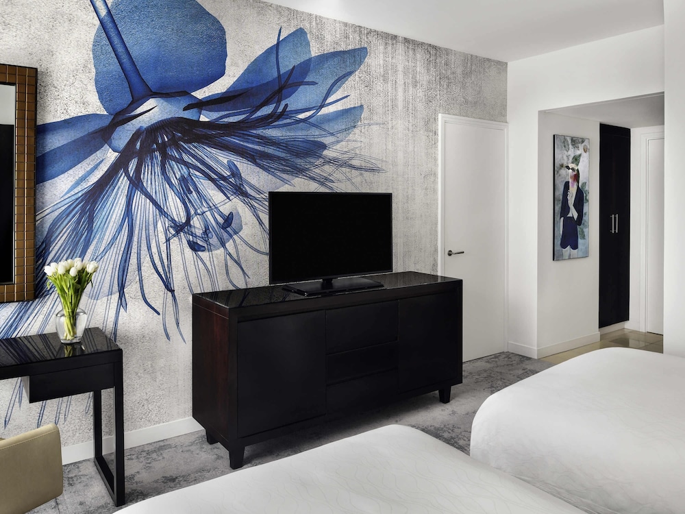 Habitación superior doble, 2 camas individuales, vistas al lago del hotel Mövenpick Jumeirah Lakes Towers. Foto 4