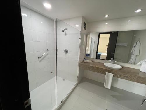 Habitación Doble Premium del hotel Tequendama Medellín - Estadio. Foto 4