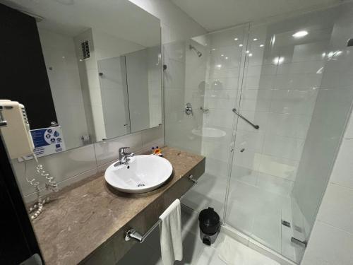 Habitación Triple del hotel Tequendama Medellín - Estadio. Foto 2