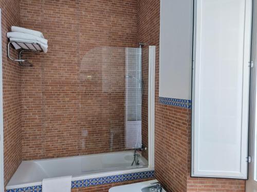 Habitación triple con balcón del hotel Polo. Foto 4
