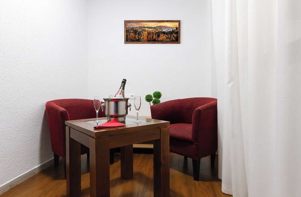 Habitación triple familiar del hotel El Tajo and Spa. Foto 2