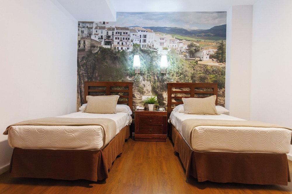 Habitación cuádruple del hotel El Tajo and Spa. Foto 1