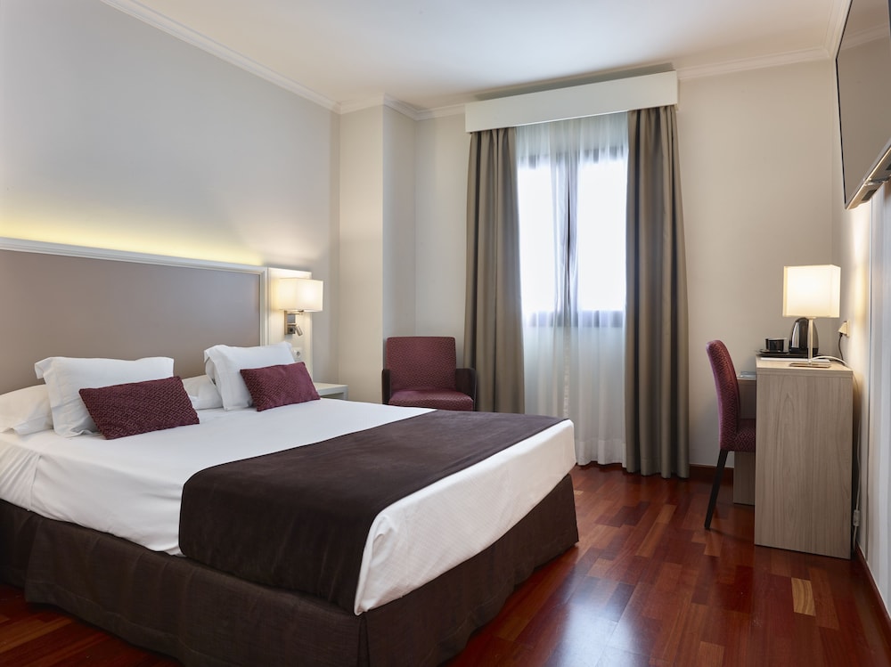 Habitación estándar doble del hotel Maestranza. Foto 2